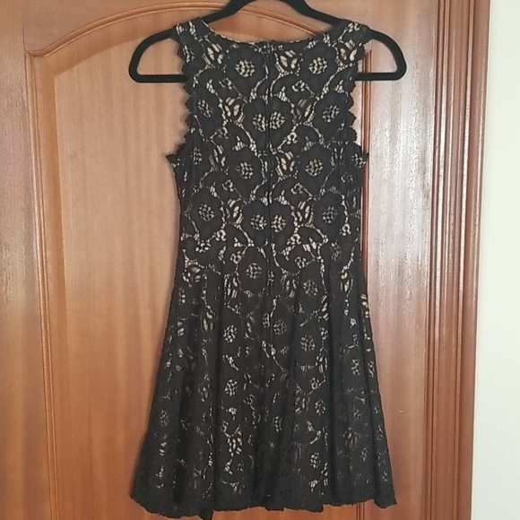 City Studio lace mini skater sleeveless dress fully lined, size 5- us 6 - Picture 3 of 10